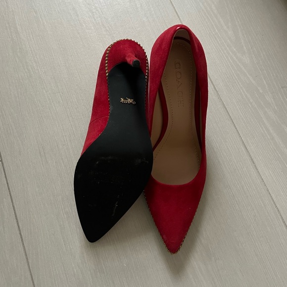 Coach Pumps - Picture 4 of 8
